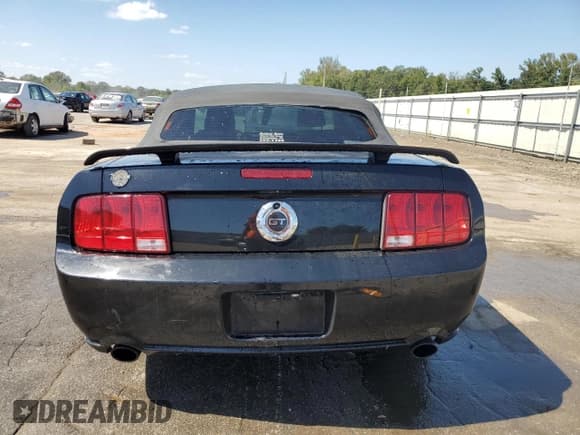 ✅ 2007 Ford Mustang GT Deluxe • VIN: 1ZVFT85H675233115 • Lot: 84927105. Wystawiony na Copart z przebiegiem 139 307 mil. Bezpłatny archiwum sprzedaży aukcyjnych z USA i szczegółowy raport historii pojazdu na DreamBid. Zdjęcie 6.
