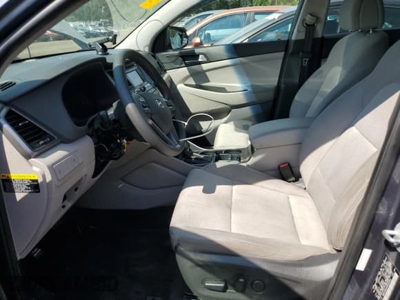 ✅ 2017 Hyundai Tucson SE • VIN: KM8J3CA4XHU252062 • Лот: 80060585. Опубликован ранее на Copart с пробегом 79 602 миль. Бесплатный доступ к архиву аукционных продаж из США и подробный отчёт об истории автомобиля на DreamBid. Изображение 7.