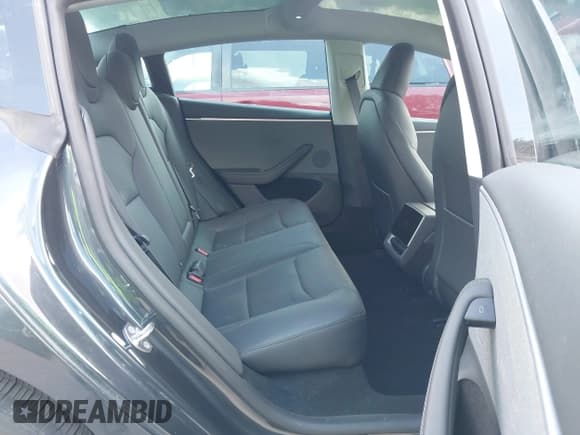 ✅ 2025 Tesla Model 3 Long Range • VIN: 5YJ3E1EA5SF978729 • Lot: 43384298. Wystawiony na IAAI z przebiegiem 11 689 mil. Bezpłatny archiwum sprzedaży aukcyjnych z USA i szczegółowy raport historii pojazdu na DreamBid. Zdjęcie 8.