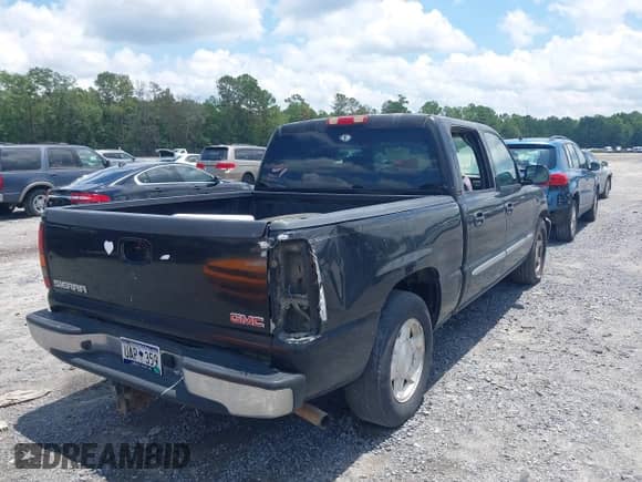 ✅ 2006 GMC Sierra 1500 SLE1 • VIN: 2GTEC13T361176756 • Lot: 42715656. Listed on IAAI with Not provided. Free auction sales archive from the USA and detailed vehicle history report at DreamBid. Image 4.