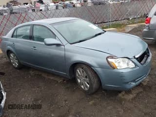 ✅ 2005 Toyota Avalon XL • VIN: 4T1BK36BX5U042832 • Lot: 43400438. Wystawiony na IAAI z przebiegiem 221 426 mil. Bezpłatny archiwum sprzedaży aukcyjnych z USA i szczegółowy raport historii pojazdu na DreamBid. Zdjęcie 1.