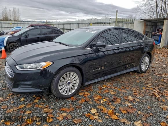 ✅ 2016 Ford Fusion S Hybrid • VIN: 3FA6P0UU1GR118805 • Lot: 93336205. Wystawiony na Copart z przebiegiem 141 238 mil. Bezpłatny archiwum sprzedaży aukcyjnych z USA i szczegółowy raport historii pojazdu na DreamBid. Zdjęcie 1.