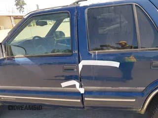 ✅ 1999 Chevrolet Blazer Trailblazer • VIN: 1GNDT13W8X2144187 • Lot: 42427095. Wystawiony na IAAI z przebiegiem Nie podano. Bezpłatny archiwum sprzedaży aukcyjnych z USA i szczegółowy raport historii pojazdu na DreamBid. Zdjęcie 6.