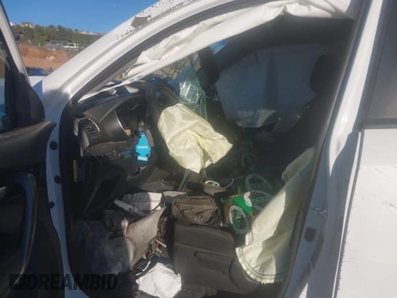 ✅ 2014 Kia Sorento LX • VIN: 5XYKT4A60EG515737 • Lot: 43561986. Listed on IAAI with Not provided. Free auction sales archive from the USA and detailed vehicle history report at DreamBid. Image 5.