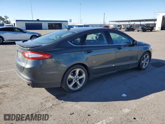 ✅ 2015 Ford Fusion SE • VIN: 3FA6P0HD4FR244407 • Lot: 82591085. Wystawiony na Copart z przebiegiem 124 592 mil. Bezpłatny archiwum sprzedaży aukcyjnych z USA i szczegółowy raport historii pojazdu na DreamBid. Zdjęcie 3.