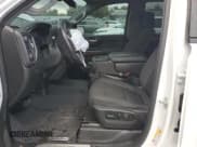 ✅ 2022 Chevrolet Silverado 1500 LT • VIN: 1GCUYDED5NZ216121 • Lot: 81733535. Wystawiony na Copart z przebiegiem 44 775 mil. Bezpłatny archiwum sprzedaży aukcyjnych z USA i szczegółowy raport historii pojazdu na DreamBid. Zdjęcie 7.