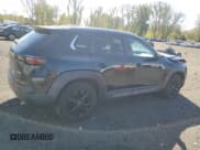 ✅ 2023 Mazda CX-50 S Preferred Plus • VIN: 7MMVABCM4PN121527 • Lot: 85876895. Wystawiony na Copart z przebiegiem 37 196 mil. Bezpłatny archiwum sprzedaży aukcyjnych z USA i szczegółowy raport historii pojazdu na DreamBid. Zdjęcie 3.
