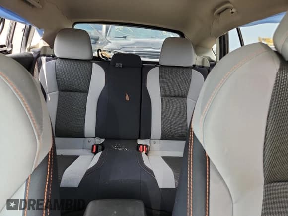 ✅ 2018 Subaru Crosstrek Premium • VIN: JF2GTABC0JH338070 • Lot: 69859995. Wystawiony na Copart z przebiegiem 83 347 mil. Bezpłatny archiwum sprzedaży aukcyjnych z USA i szczegółowy raport historii pojazdu na DreamBid. Zdjęcie 10.