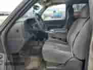 ✅ 2005 Chevrolet Silverado 1500 LS • VIN: 1GCEK19VX5Z298760 • Lot: 44571795. Wystawiony na Copart z przebiegiem 206 173 mil mil. Skorzystaj z bezpłatnego archiwum sprzedaży aukcyjnych z USA i zobacz szczegółowy raport historii pojazdu na DreamBid. Zdjęcie 7.