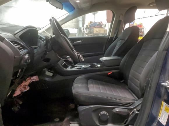 ✅ 2018 Ford Edge SE • VIN: 2FMPK4G97JBB09555 • Lot: 94357685. Wystawiony na Copart z przebiegiem 145 814 mil. Bezpłatny archiwum sprzedaży aukcyjnych z USA i szczegółowy raport historii pojazdu na DreamBid. Zdjęcie 7.