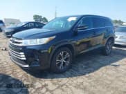 ✅ 2018 Toyota Highlander LE • VIN: 5TDZARFH3JS040688 • Lot: 43151852. Listed on IAAI with 57,342 mi. Free auction sales archive from the USA and detailed vehicle history report at DreamBid. Image 2.