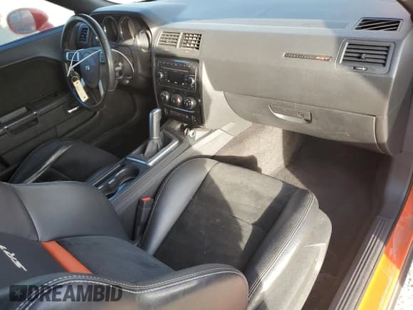 ✅ 2009 Dodge Challenger SRT-8 • VIN: 2B3LJ74W49H619468 • Lot: 89155435. Wystawiony na Copart z przebiegiem 53 740 mil. Bezpłatny archiwum sprzedaży aukcyjnych z USA i szczegółowy raport historii pojazdu na DreamBid. Zdjęcie 8.