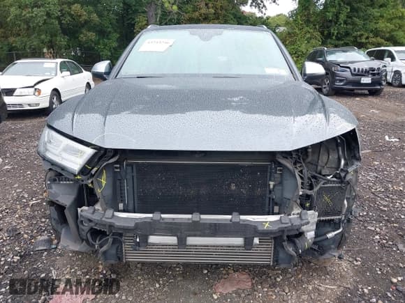 ✅ 2018 Audi SQ5 Prestige • VIN: WA1C4AFY6J2061079 • Лот: 43233256. Опубликован ранее на IAAI с пробегом 169 125 миль. Бесплатный доступ к архиву аукционных продаж из США и подробный отчёт об истории автомобиля на DreamBid. Изображение 13.