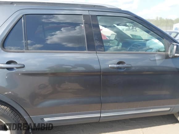 ✅ 2017 Ford Explorer XLT • VIN: 1FM5K8D89HGC44162 • Лот: 42158660. Опубликован ранее на IAAI с пробегом 121 078 миль. Бесплатный доступ к архиву аукционных продаж из США и подробный отчёт об истории автомобиля на DreamBid. Изображение 13.