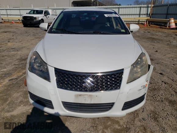 ✅ 2013 Suzuki Kizashi SE • VIN: JS2RE9A31D6100137 • Lot: 45660795. Listed on Copart with 119,821 mi. Free auction sales archive from the USA and detailed vehicle history report at DreamBid. Image 5.