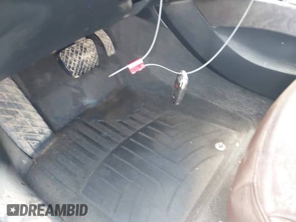 ✅ 2016 Audi Q5 Premium • VIN: WA1C2AFP6GA010080 • Лот: 42642577. Опубликован ранее на IAAI с пробегом 112 305 миль. Бесплатный доступ к архиву аукционных продаж из США и подробный отчёт об истории автомобиля на DreamBid. Изображение 11.