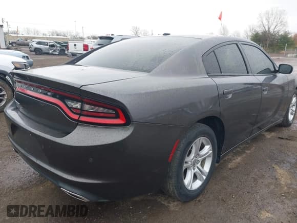 ✅ 2019 Dodge Charger SXT • VIN: 2C3CDXBG4KH724667 • Лот: 43712278. Опубликован ранее на IAAI с пробегом 131 327 миль. Бесплатный доступ к архиву аукционных продаж из США и подробный отчёт об истории автомобиля на DreamBid. Изображение 4.