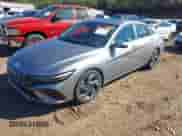 2025 Hyundai Elantra Limited z VIN KMHLP4DG8SU892402, wystawiony jako IAAI lot #43599758 z przebiegiem 16 587 mil mil oraz . Historia ofert i sprzedaży dostępna na DreamBid. Obrazek 2.