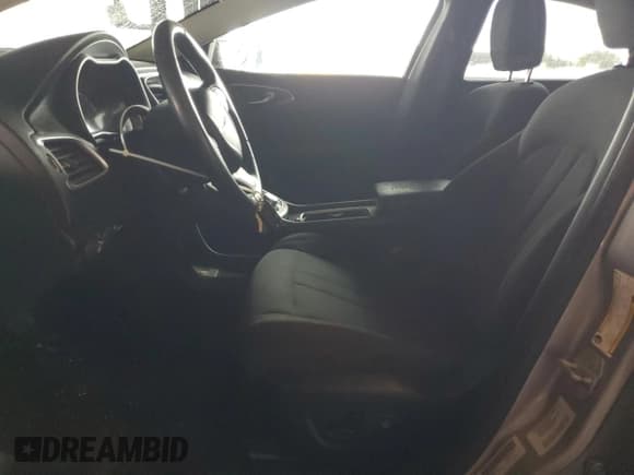 ✅ 2015 Chrysler 200 Limited • VIN: 1C3CCCAB6FN657276 • Lot: 91730175. Listed on Copart with 291,079 mi. Free auction sales archive from the USA and detailed vehicle history report at DreamBid. Image 7.