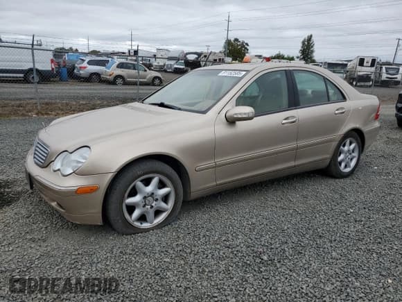 ✅ 2003 Mercedes-Benz C 240 • VIN: WDBRF61JX3F330180 • Лот: 81152585. Опубликован ранее на Copart с пробегом 124 784 миль. Бесплатный доступ к архиву аукционных продаж из США и подробный отчёт об истории автомобиля на DreamBid. Изображение 1.