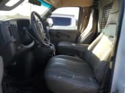 ✅ 2017 Chevrolet Express Cargo • VIN: 1GCWGAFF7H1106751 • Lot: 93034535. Wystawiony na Copart z przebiegiem 179 863 mil. Bezpłatny archiwum sprzedaży aukcyjnych z USA i szczegółowy raport historii pojazdu na DreamBid. Zdjęcie 7.