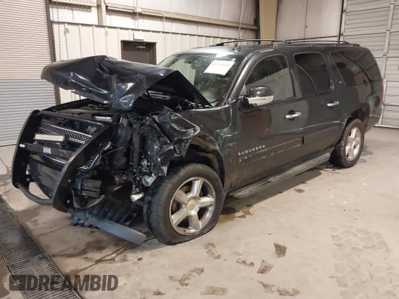 ✅ 2011 Chevrolet Suburban LT • VIN: 1GNSKJE35BR243708 • Лот: 41718525. Опубликован ранее на IAAI с пробегом 216 145 миль. Бесплатный доступ к архиву аукционных продаж из США и подробный отчёт об истории автомобиля на DreamBid. Изображение 2.