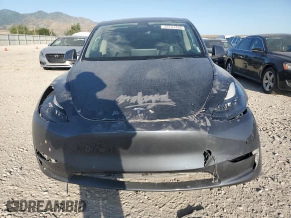 ✅ 2022 Tesla Model Y Long Range • VIN: 7SAYGDEE3NF543705 • Lot: 60701405. Wystawiony na Copart z przebiegiem 59 062 mil. Bezpłatny archiwum sprzedaży aukcyjnych z USA i szczegółowy raport historii pojazdu na DreamBid. Zdjęcie 5.