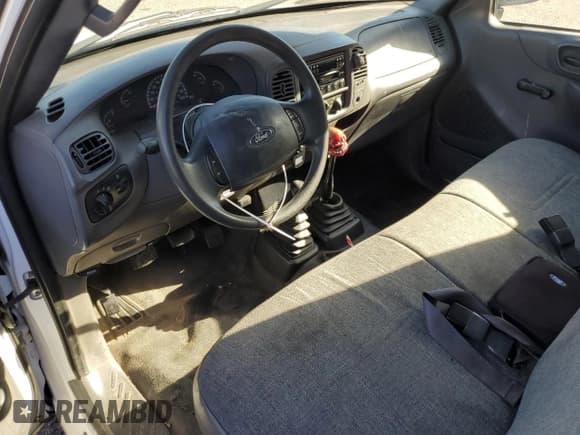 ✅ 2004 Ford F-150 XL • VIN: 2FTRF18234CA36992 • Lot: 72199124. Wystawiony na Copart z przebiegiem 168 092 mil. Bezpłatny archiwum sprzedaży aukcyjnych z USA i szczegółowy raport historii pojazdu na DreamBid. Zdjęcie 8.