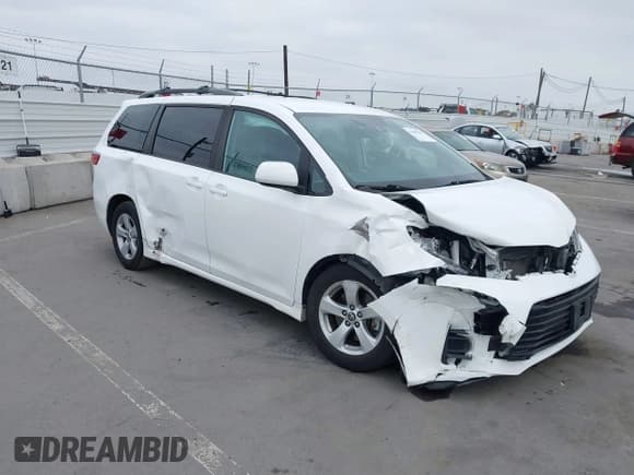 ✅ 2020 Toyota Sienna LE Auto Access Seat • VIN: 5TDKZ3DC0LS044909 • Lot: 42289084. Listed on IAAI with 71,090 mi. Free auction sales archive from the USA and detailed vehicle history report at DreamBid. Image 6.