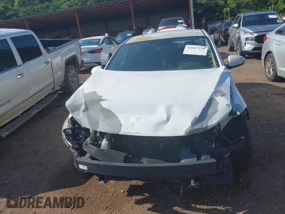 ✅ 2018 Hyundai Elantra Limited • VIN: 5NPD84LF0JH302880 • Lot: 42547237. Listed on IAAI with 141,646 mi. Free auction sales archive from the USA and detailed vehicle history report at DreamBid. Image 12.