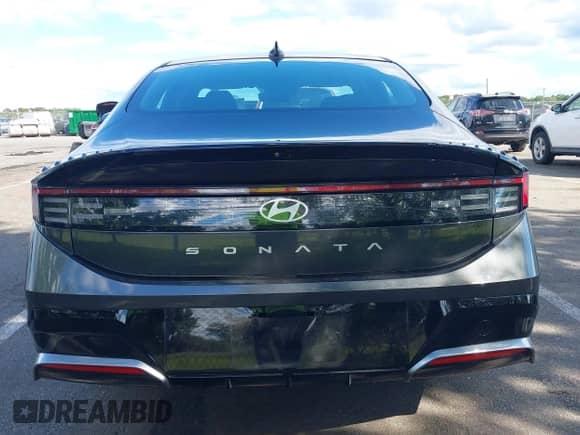 2024 Hyundai Sonata SEL z VIN KMHL64JA1RA411582, wystawiony jako IAAI lot #43092557 z przebiegiem 14 411 mil mil oraz . Historia ofert i sprzedaży dostępna na DreamBid. Obrazek 16.