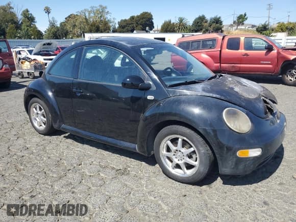 ✅ 2002 Volkswagen Beetle GL • VIN: 3VWBK21C92M416987 • Lot: 70301975. Listed on Copart with Not provided. Free auction sales archive from the USA and detailed vehicle history report at DreamBid. Image 4.