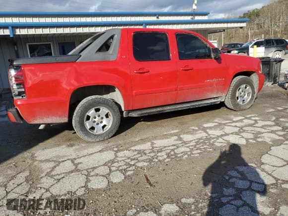 ✅ 2008 Chevrolet Avalanche 1LT • VIN: 3GNEC12JX8G140810 • Лот: 83530504. Опубликован ранее на Copart с пробегом 151 835 миль. Бесплатный доступ к архиву аукционных продаж из США и подробный отчёт об истории автомобиля на DreamBid. Изображение 3.