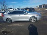 ✅ 2013 Ford Fusion SE • VIN: 3FA6P0H72DR200204 • Lot: 41212133. Wystawiony na IAAI z przebiegiem 126 830 mil. Bezpłatny archiwum sprzedaży aukcyjnych z USA i szczegółowy raport historii pojazdu na DreamBid. Zdjęcie 13.