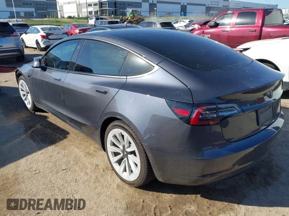 ✅ 2021 Tesla Model 3 Long Range • VIN: 5YJ3E1EB5MF980685 • Lot: 43491119. Wystawiony na IAAI z przebiegiem 46 691 mil. Bezpłatny archiwum sprzedaży aukcyjnych z USA i szczegółowy raport historii pojazdu na DreamBid. Zdjęcie 3.