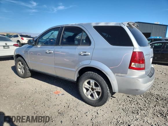 ✅ 2005 Kia Sorento LX • VIN: KNDJC733155501080 • Lot: 84777825. Listed on Copart with 164,932 mi. Free auction sales archive from the USA and detailed vehicle history report at DreamBid. Image 2.