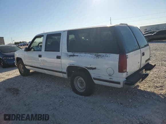 ✅ 1999 Chevrolet Suburban • VIN: 3GNEC16R7XG251720 • Lot: 81502654. Wystawiony na Copart z przebiegiem 198 335 mil. Bezpłatny archiwum sprzedaży aukcyjnych z USA i szczegółowy raport historii pojazdu na DreamBid. Zdjęcie 2.