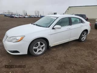 ✅ 2012 Chrysler 200 LX • VIN: 1C3CCBABXCN201190 • Лот: 92241845. Опубликован ранее на Copart с пробегом 139 061 миль. Бесплатный доступ к архиву аукционных продаж из США и подробный отчёт об истории автомобиля на DreamBid. Изображение 1.
