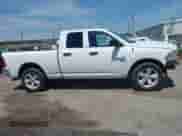 2024 Ram 1500 SLT z VIN 1C6RR7GG5RS157721, wystawiony jako IAAI lot #42962151 z przebiegiem 32 017 mil mil oraz . Historia ofert i sprzedaży dostępna na DreamBid. Obrazek 14.