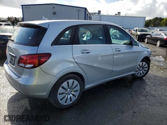 ✅ 2017 Mercedes-Benz B B 250e • VIN: WDDVP9AB8HJ012348 • Лот: 40784634. Опубликован ранее на Copart с пробегом 23 673 миль. Бесплатный доступ к архиву аукционных продаж из США и подробный отчёт об истории автомобиля на DreamBid. Изображение 3.