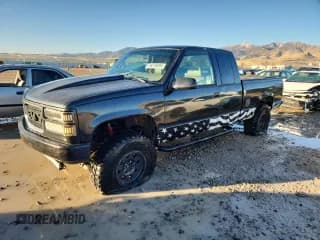 ✅ 1995 Chevrolet Silverado 1500 • VIN: 1GCEK19K3SE175343 • Lot: 86276095. Wystawiony na Copart z przebiegiem 284 253 mil. Bezpłatny archiwum sprzedaży aukcyjnych z USA i szczegółowy raport historii pojazdu na DreamBid. Zdjęcie 1.