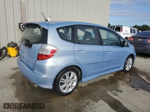 ✅ 2009 Honda Fit Sport • VIN: JHMGE88479S034135 • Lot: 84806235. Listed on Copart with 92,435 mi. Free auction sales archive from the USA and detailed vehicle history report at DreamBid. Image 3.