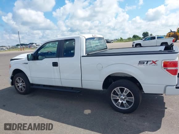 ✅ 2014 Ford F-150 XLT • VIN: 1FTFX1EF4EKD52535 • Lot: 43037023. Wystawiony na IAAI z przebiegiem 99 474 mil. Bezpłatny archiwum sprzedaży aukcyjnych z USA i szczegółowy raport historii pojazdu na DreamBid. Zdjęcie 14.