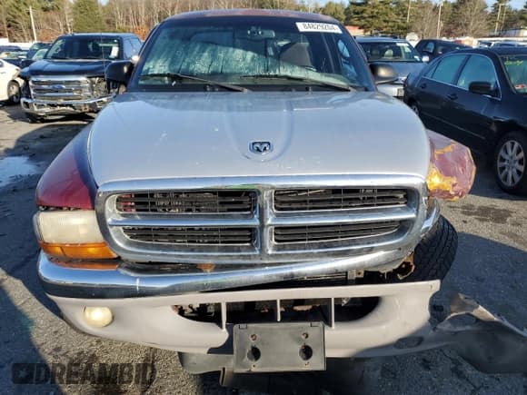 ✅ 2000 Dodge Dakota SLT • VIN: 1B7GG22X7YS639007 • Lot: 84829204. Wystawiony na Copart z przebiegiem 148 408 mil. Bezpłatny archiwum sprzedaży aukcyjnych z USA i szczegółowy raport historii pojazdu na DreamBid. Zdjęcie 5.