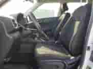 2023 Hyundai Venue SEL с VIN KMHRC8A35PU260690, выставлен на аукционе Copart как лот 70122784 с пробегом 27 889 миль миль и Списание • Salvage title. История ставок и продаж доступна на DreamBid. Изображение 7.