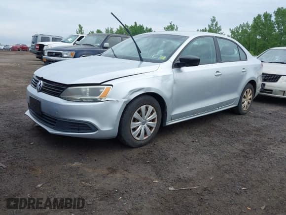 ✅ 2013 Volkswagen Jetta S • VIN: 3VW2K7AJ0DM206342 • Lot: 42244090. Listed on IAAI with 124,066 mi. Free auction sales archive from the USA and detailed vehicle history report at DreamBid. Image 2.