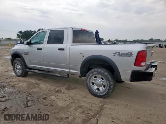 ✅ 2018 Ram 2500 Tradesman • VIN: 3C6UR5CL3JG337101 • Lot: 57189245. Wystawiony na Copart z przebiegiem 96 022 mil. Bezpłatny archiwum sprzedaży aukcyjnych z USA i szczegółowy raport historii pojazdu na DreamBid. Zdjęcie 2.
