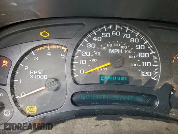 ✅ 2005 Chevrolet Silverado 2500HD LS • VIN: 1GCHK23235F832605 • Lot: 94358855. Wystawiony na Copart z przebiegiem 267 447 mil. Bezpłatny archiwum sprzedaży aukcyjnych z USA i szczegółowy raport historii pojazdu na DreamBid. Zdjęcie 9.