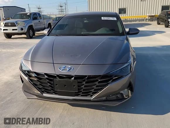 ✅ 2022 Hyundai Elantra SEL • VIN: KMHLN4AG2NU254807 • Lot: 82266175. Listed on Copart with 51,197 mi. Free auction sales archive from the USA and detailed vehicle history report at DreamBid. Image 13.