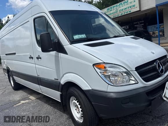 ✅ 2012 Mercedes-Benz Sprinter Cargo • VIN: WD3PE8CB7C5691444 • Lot: 63653745. Wystawiony na Copart z przebiegiem 155 303 mil. Bezpłatny archiwum sprzedaży aukcyjnych z USA i szczegółowy raport historii pojazdu na DreamBid. Zdjęcie 1.